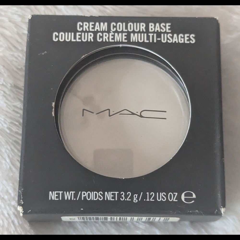 MAC Cream Color Base Luna New In  Box